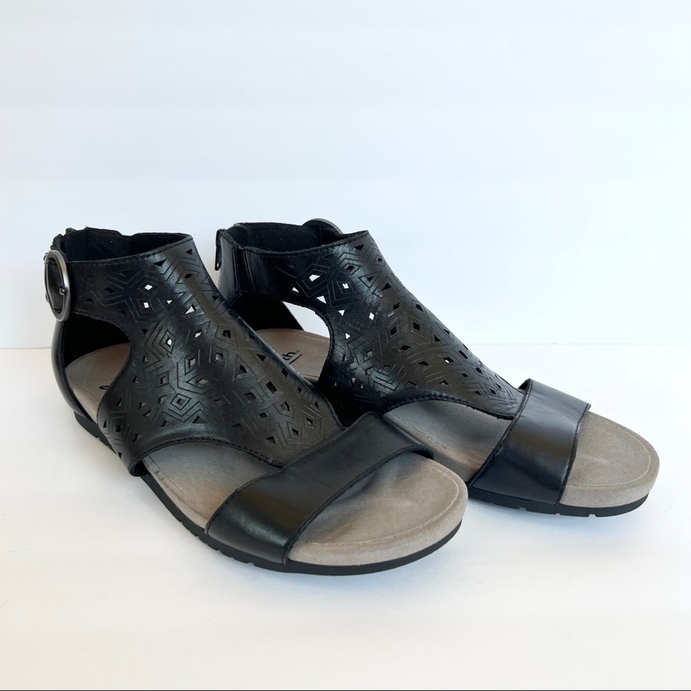 Earth Leather Eyelet Sandals